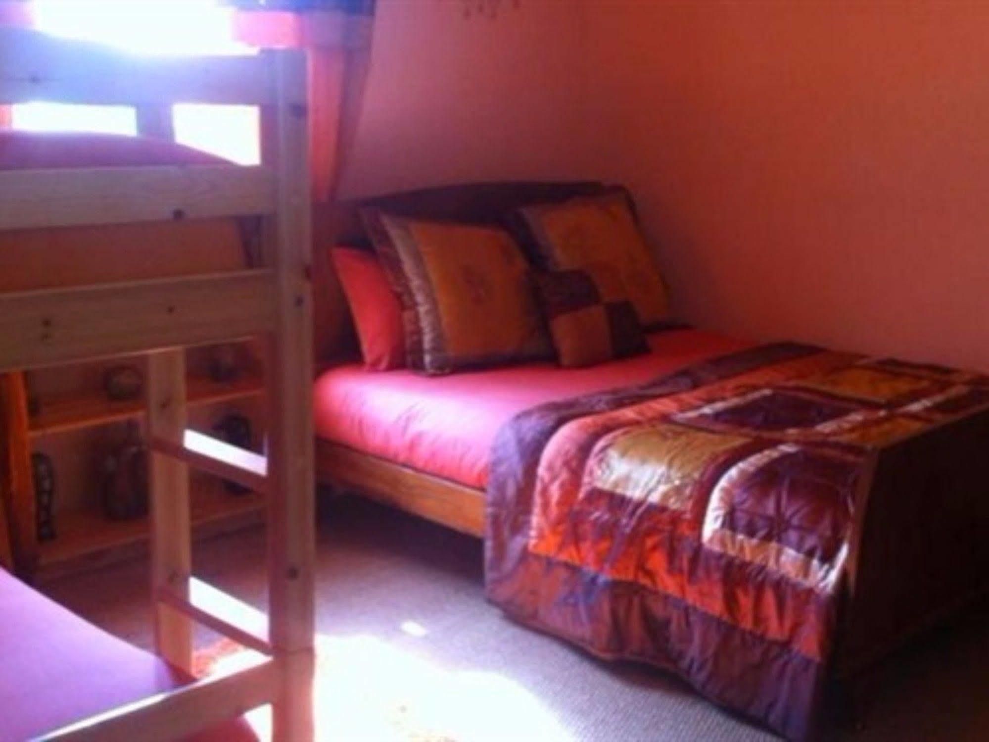 Sunset House Chambres De Hotes Magnac-Laval Exterior foto